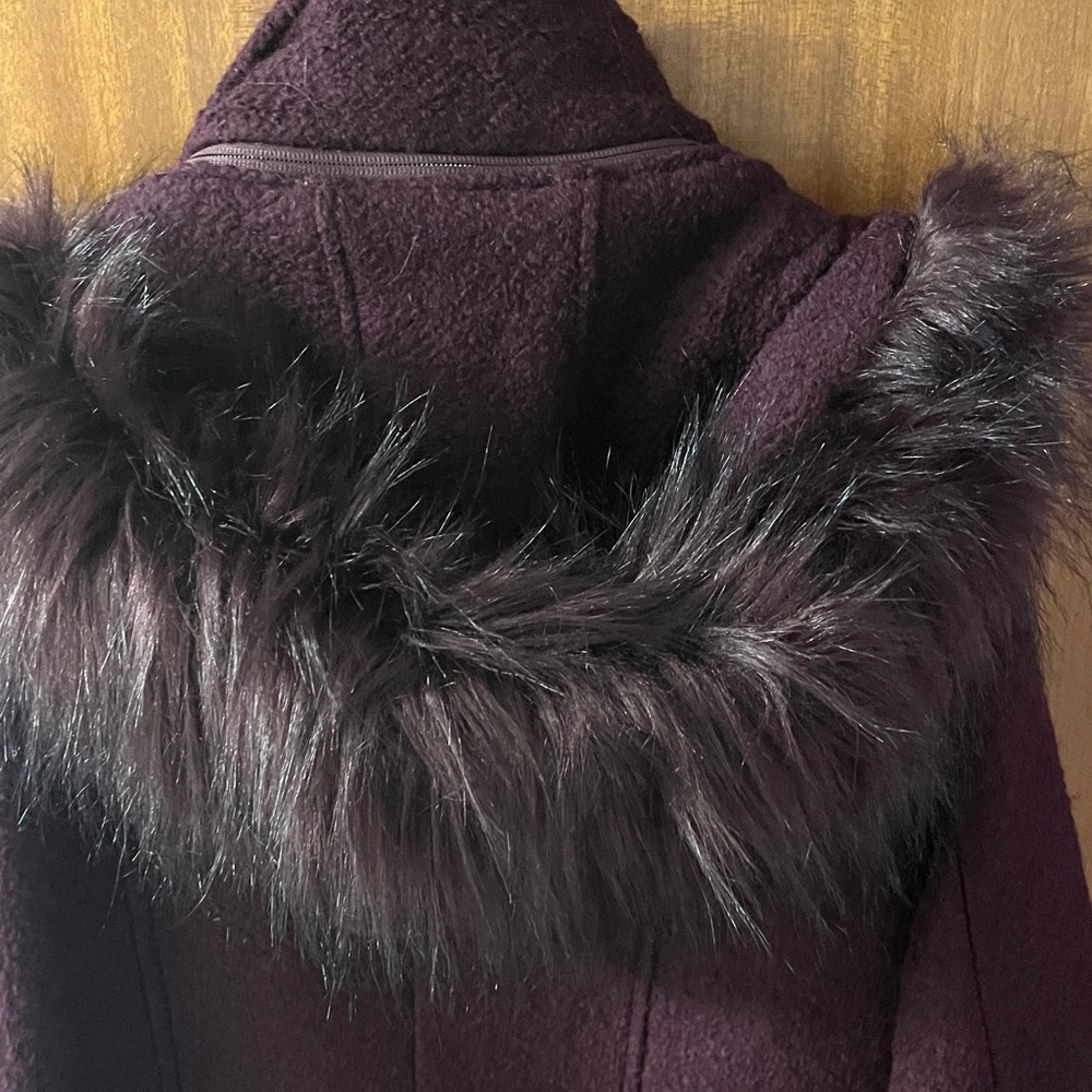 Liz Claiborne Double-Breasted Plum Coat with Fur Trimmed [zip-off] Hood - Picture 4 of 11
